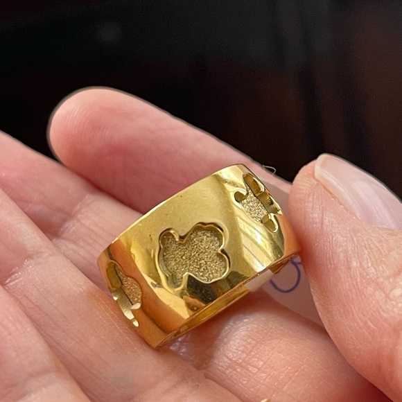 Gold tone stainless steel teddy bear wide band ring - Picture 2 of 12